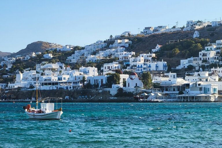 Beyond the Horizon: Unlocking Greece’s Isles Aboard a Private Yacht